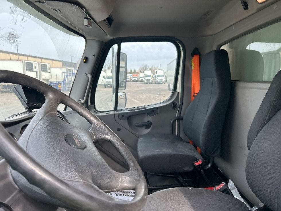 Refrigerated Truck-Light and Medium Duty Trucks-Freightliner-2020-M211264S-Sturtevant-WI-394,164\n\t\tmiles-$ 90,000 - Image 19