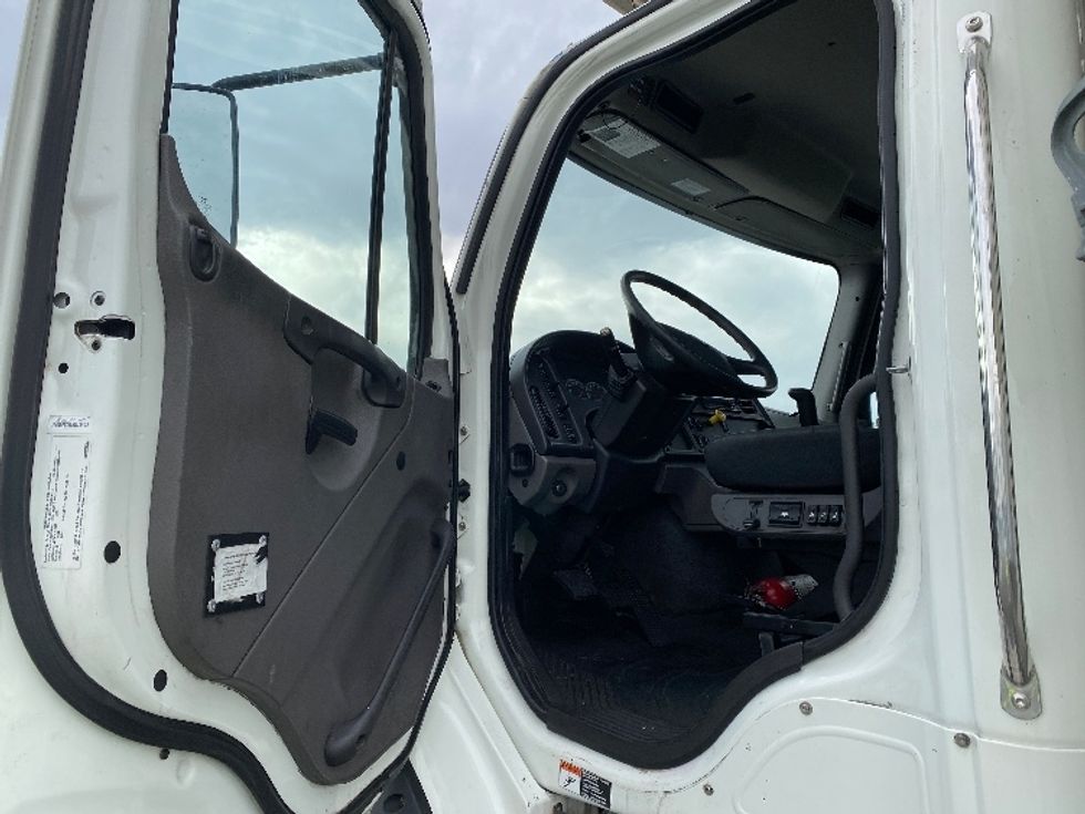 Refrigerated Truck-Light and Medium Duty Trucks-Freightliner-2020-M211264S-West Valley City-UT-416,644\n\t\tmiles-$ 102,250 - Image 15