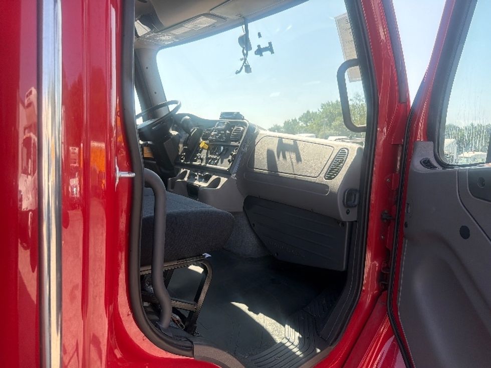 Refrigerated Truck-Light and Medium Duty Trucks-Freightliner-2021-M2-Atlanta-GA-101,031\n\t\tmiles-$ 55,500 - Image 16