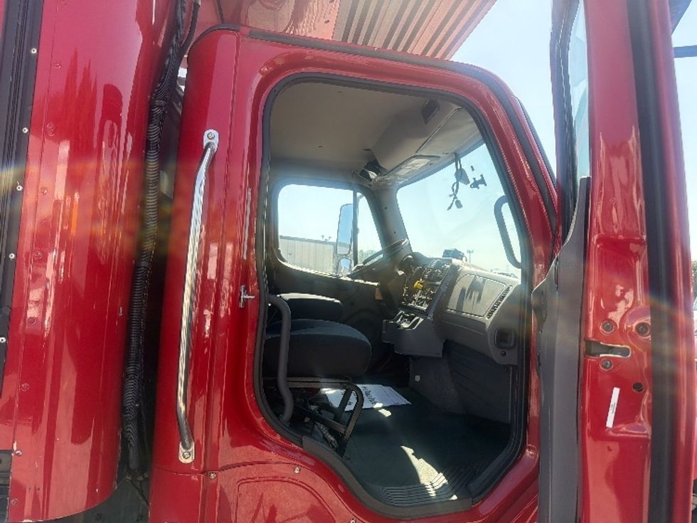 Refrigerated Truck-Light and Medium Duty Trucks-Freightliner-2021-M2-Atlanta-GA-101,031\n\t\tmiles-$ 55,500 - Image 20