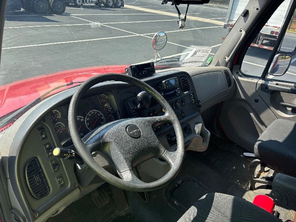 Refrigerated Truck-Light and Medium Duty Trucks-Freightliner-2021-M2-Atlanta-GA-98,849\n\t\tmiles-$ 55,750 - Image 15