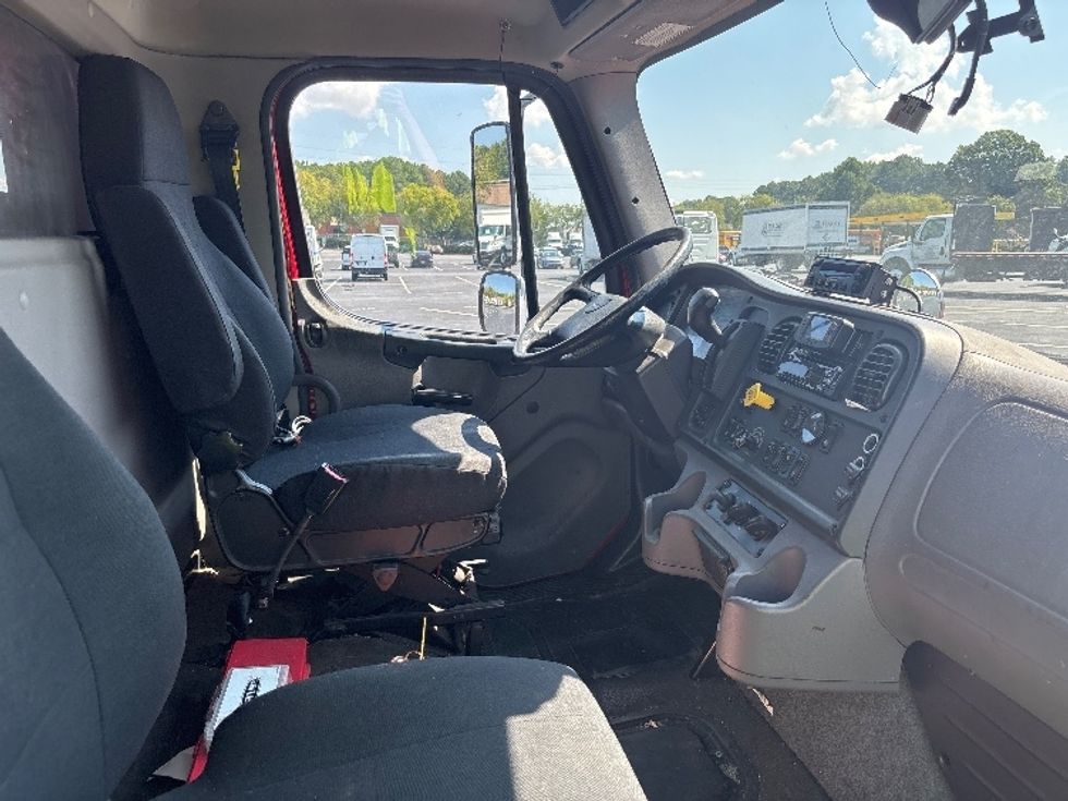 Refrigerated Truck-Light and Medium Duty Trucks-Freightliner-2021-M2-Atlanta-GA-98,849\n\t\tmiles-$ 55,750 - Image 20
