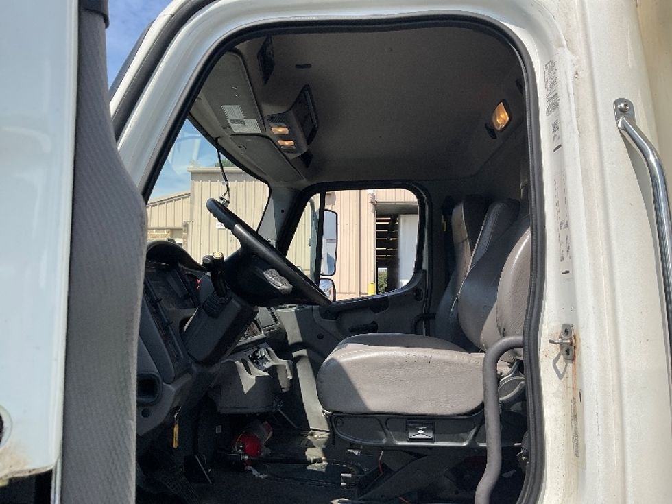 Refrigerated Truck-Light and Medium Duty Trucks-Freightliner-2021-M2-Bethlehem-PA-247,544\n\t\tmiles-$ 41,000 - Image 16