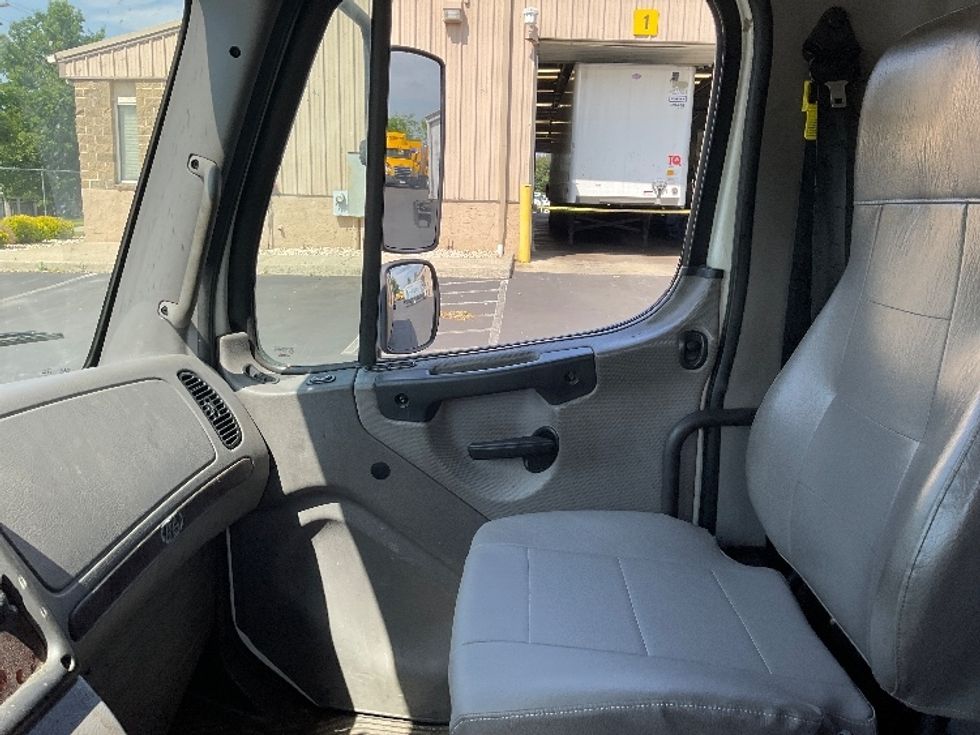 Refrigerated Truck-Light and Medium Duty Trucks-Freightliner-2021-M2-Bethlehem-PA-247,544\n\t\tmiles-$ 41,000 - Image 19