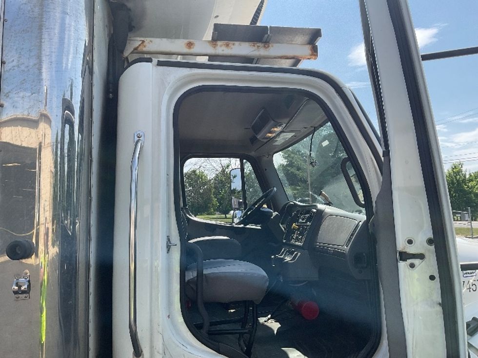 Refrigerated Truck-Light and Medium Duty Trucks-Freightliner-2021-M2-Bethlehem-PA-247,544\n\t\tmiles-$ 41,000 - Image 20