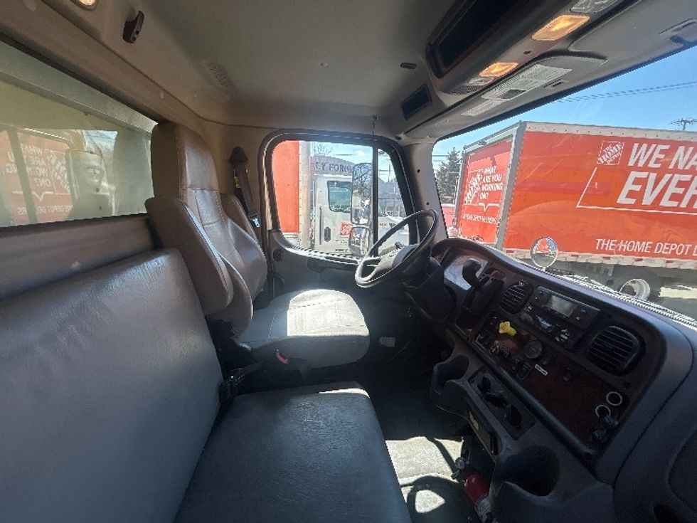 Refrigerated Truck-Light and Medium Duty Trucks-Freightliner-2021-M2-Braintree-MA-124,015\n\t\tmiles-$ 55,750 - Image 22