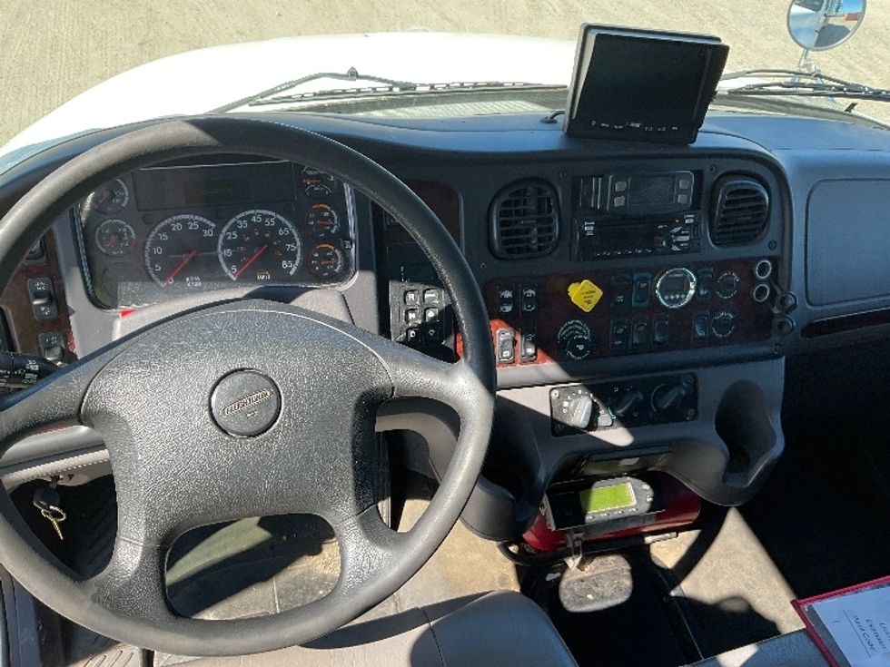 Refrigerated Truck-Light and Medium Duty Trucks-Freightliner-2021-M2-Braintree-MA-287,014\n\t\tmiles-$ 54,500 - Image 17