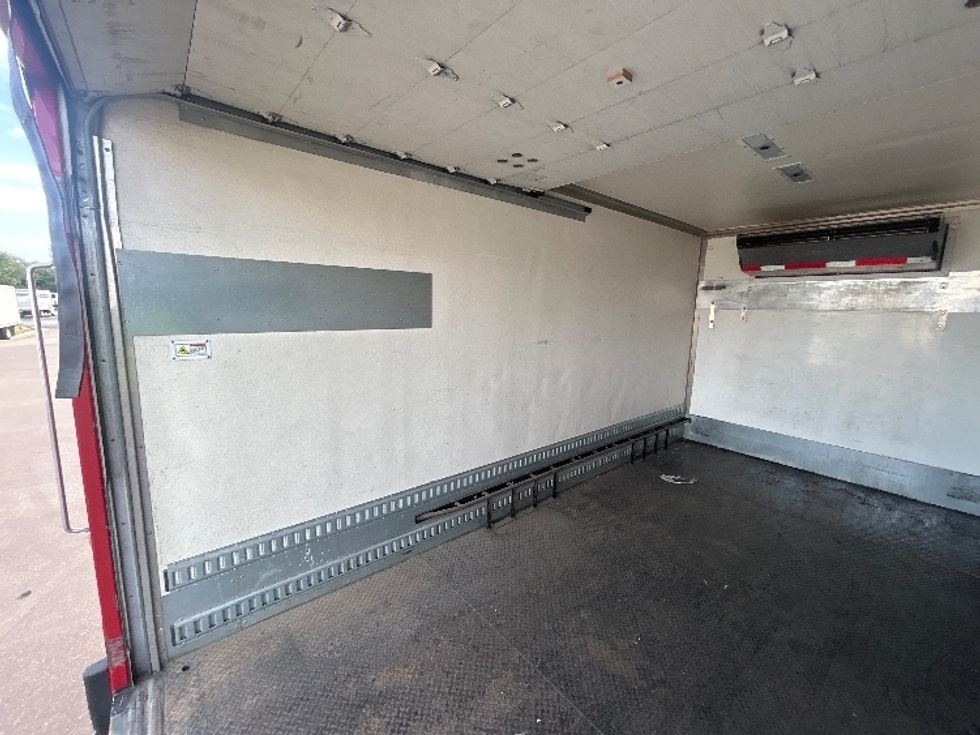 Refrigerated Truck-Light and Medium Duty Trucks-Freightliner-2021-M2-Brooklyn Park-MN-54,744\n\t\tmiles-$ 57,250 - Image 11