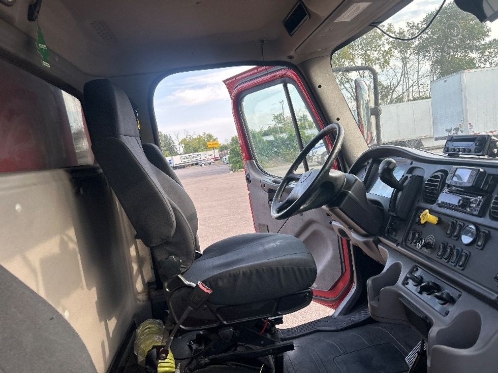 Refrigerated Truck-Light and Medium Duty Trucks-Freightliner-2021-M2-Brooklyn Park-MN-54,744\n\t\tmiles-$ 57,250 - Image 21