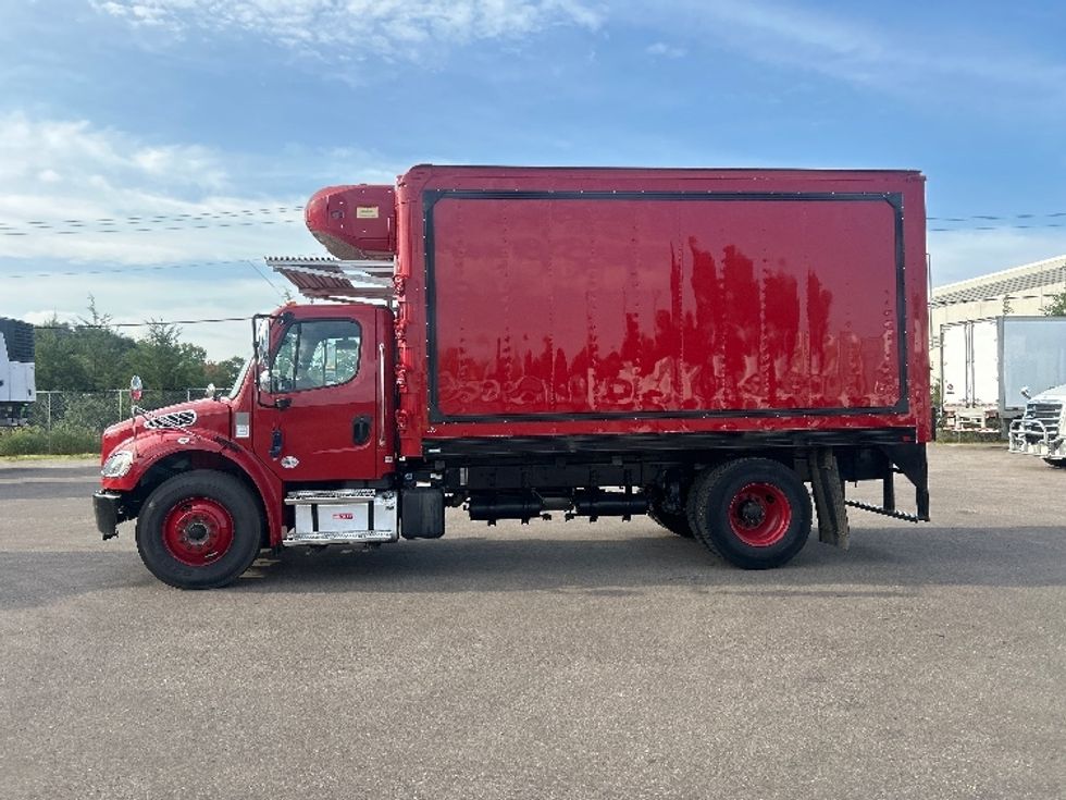 Refrigerated Truck-Light and Medium Duty Trucks-Freightliner-2021-M2-Brooklyn Park-MN-54,744\n\t\tmiles-$ 57,250 - Image 4