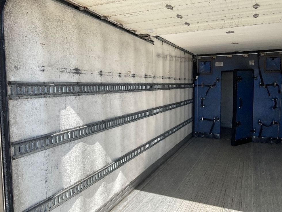 Refrigerated Truck-Light and Medium Duty Trucks-Freightliner-2021-M2-Cleveland-TN-470,140\n\t\tmiles-$ 24,000 - Image 11