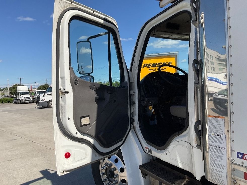 Refrigerated Truck-Light and Medium Duty Trucks-Freightliner-2021-M2-Cleveland-TN-470,140\n\t\tmiles-$ 24,000 - Image 16