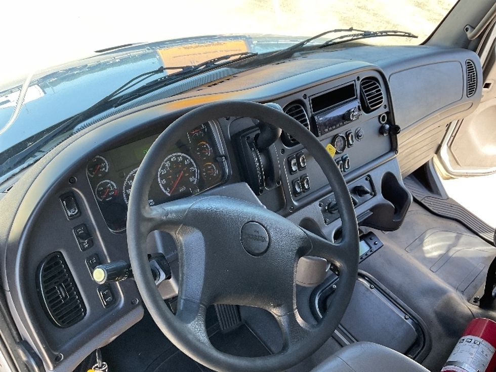 Refrigerated Truck-Light and Medium Duty Trucks-Freightliner-2021-M2-Cleveland-TN-470,140\n\t\tmiles-$ 24,000 - Image 18