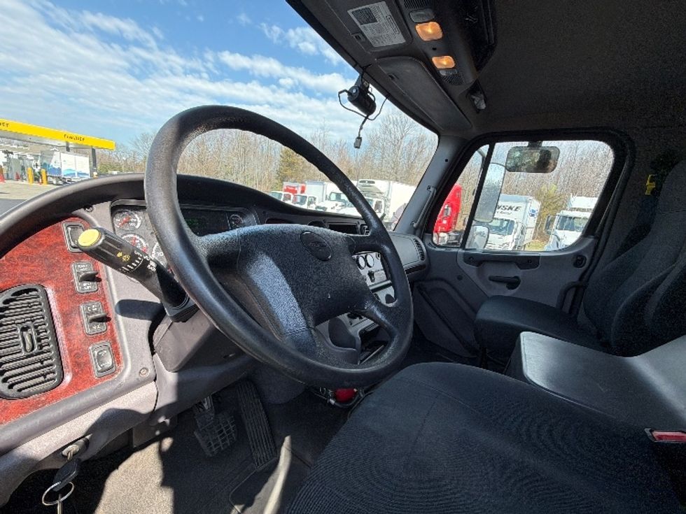 Refrigerated Truck-Light and Medium Duty Trucks-Freightliner-2021-M2-Cranbury-NJ-134,812\n\t\tmiles-$ 80,250 - Image 17