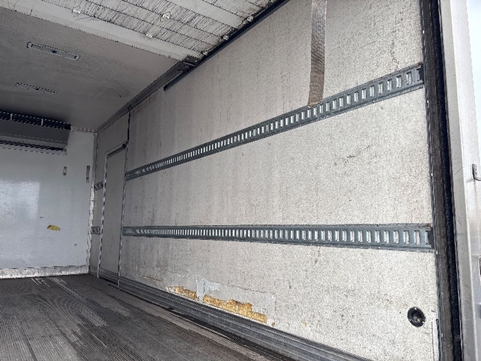 Refrigerated Truck-Light and Medium Duty Trucks-Freightliner-2021-M2-Denver-CO-253,510\n\t\tmiles-$ 45,250 - Image 12