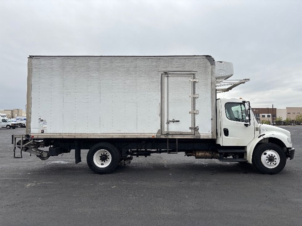 Refrigerated Truck-Light and Medium Duty Trucks-Freightliner-2021-M2-Denver-CO-253,510\n\t\tmiles-$ 45,250 - Image 15