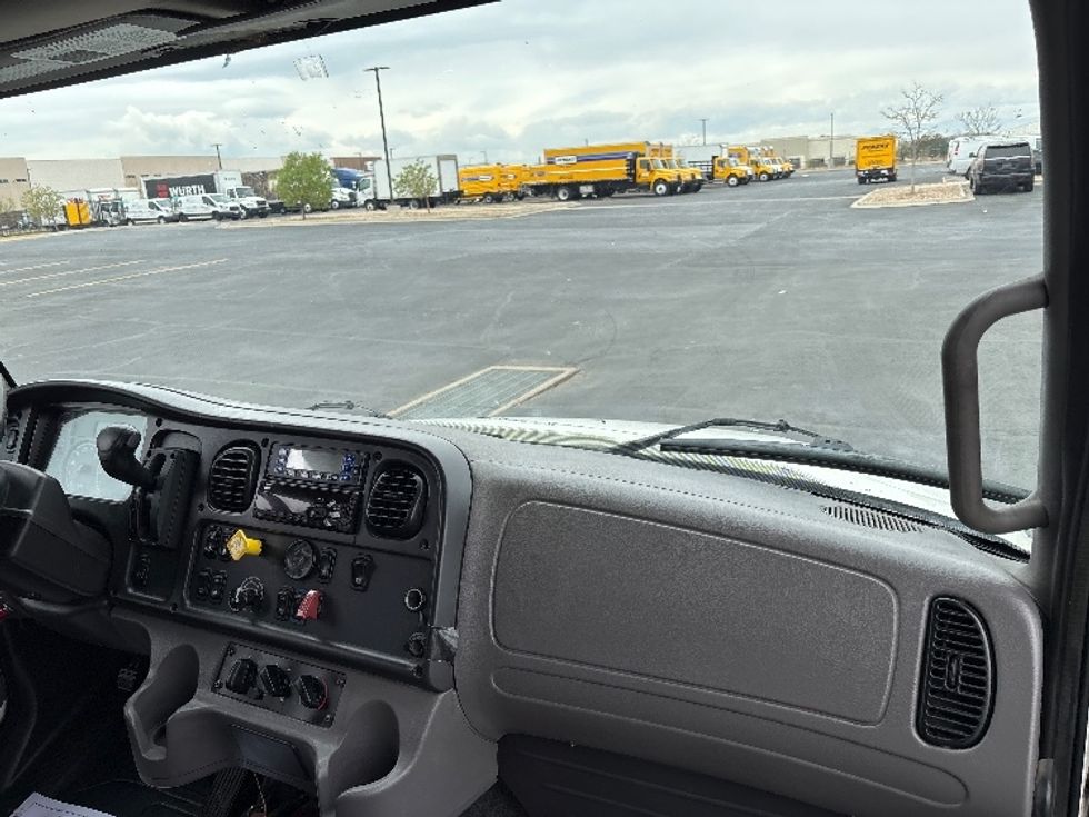 Refrigerated Truck-Light and Medium Duty Trucks-Freightliner-2021-M2-Denver-CO-253,510\n\t\tmiles-$ 45,250 - Image 21