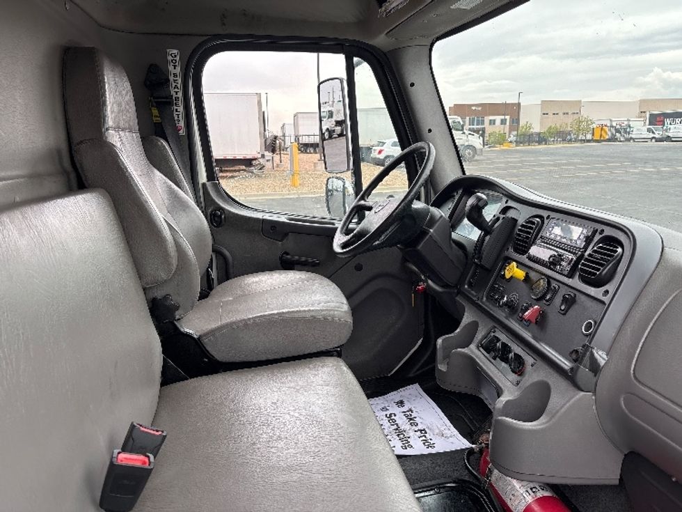 Refrigerated Truck-Light and Medium Duty Trucks-Freightliner-2021-M2-Denver-CO-253,510\n\t\tmiles-$ 45,250 - Image 22