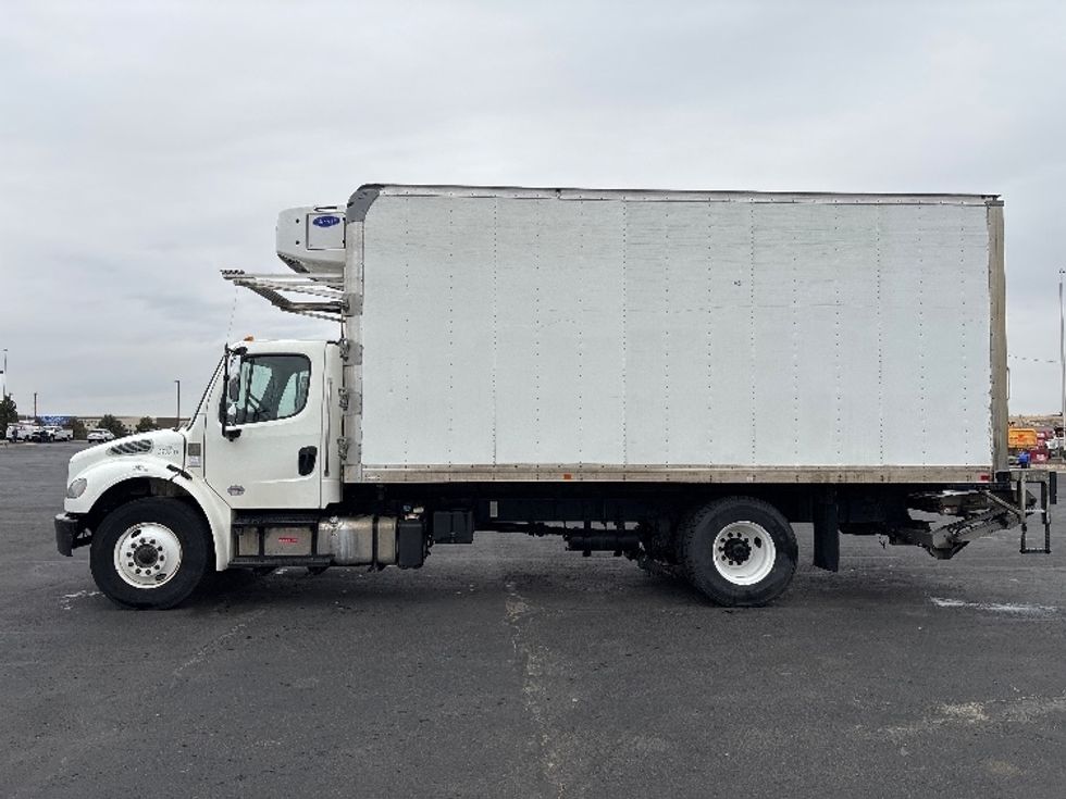 Refrigerated Truck-Light and Medium Duty Trucks-Freightliner-2021-M2-Denver-CO-253,510\n\t\tmiles-$ 45,250 - Image 4