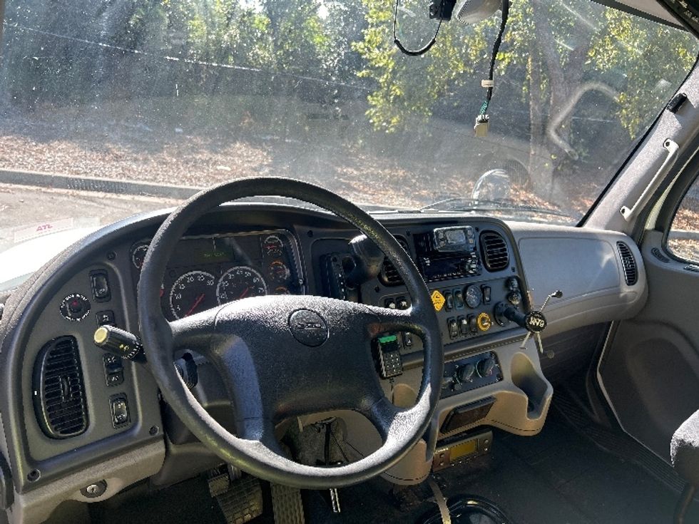 Refrigerated Truck-Light and Medium Duty Trucks-Freightliner-2021-M2-Duluth-GA-234,743\n\t\tmiles-$ 46,500 - Image 18
