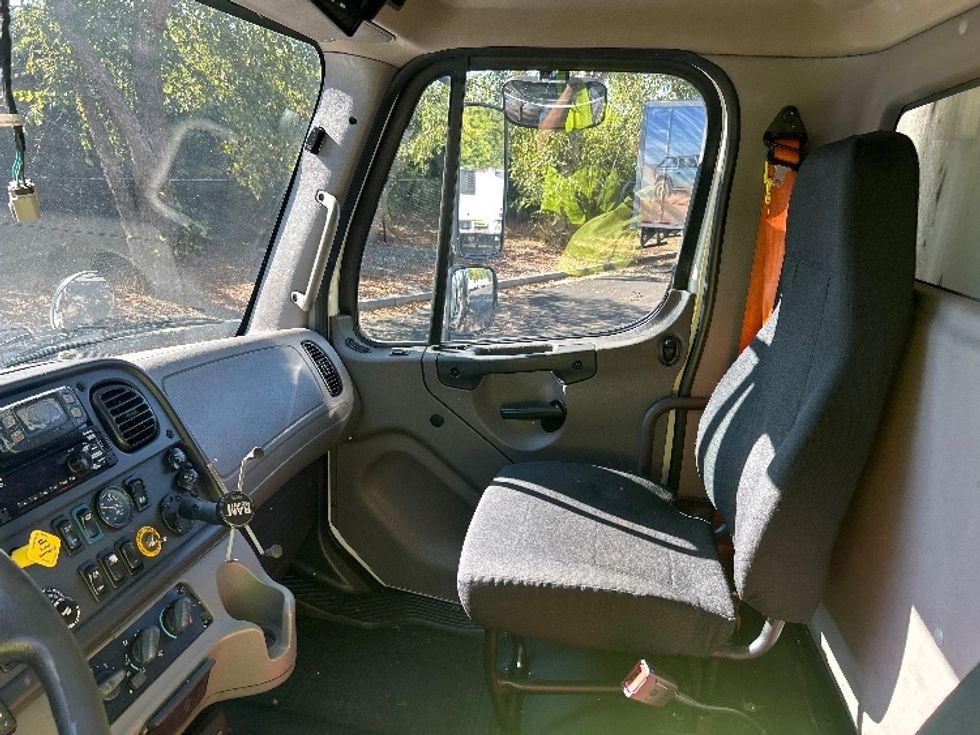 Refrigerated Truck-Light and Medium Duty Trucks-Freightliner-2021-M2-Duluth-GA-234,743\n\t\tmiles-$ 46,500 - Image 19