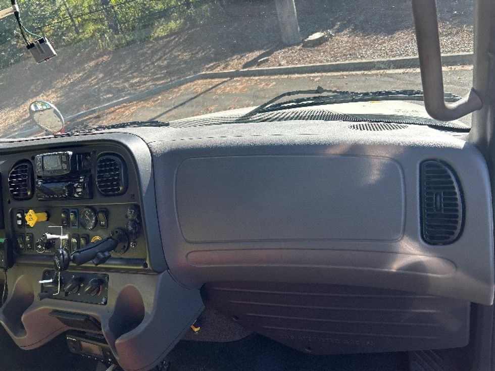 Refrigerated Truck-Light and Medium Duty Trucks-Freightliner-2021-M2-Duluth-GA-234,743\n\t\tmiles-$ 46,500 - Image 21