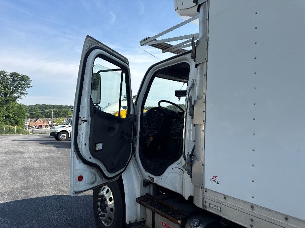 Refrigerated Truck-Light and Medium Duty Trucks-Freightliner-2021-M2-Eden-MD-239,071\n\t\tmiles-$ 65,250 - Image 16