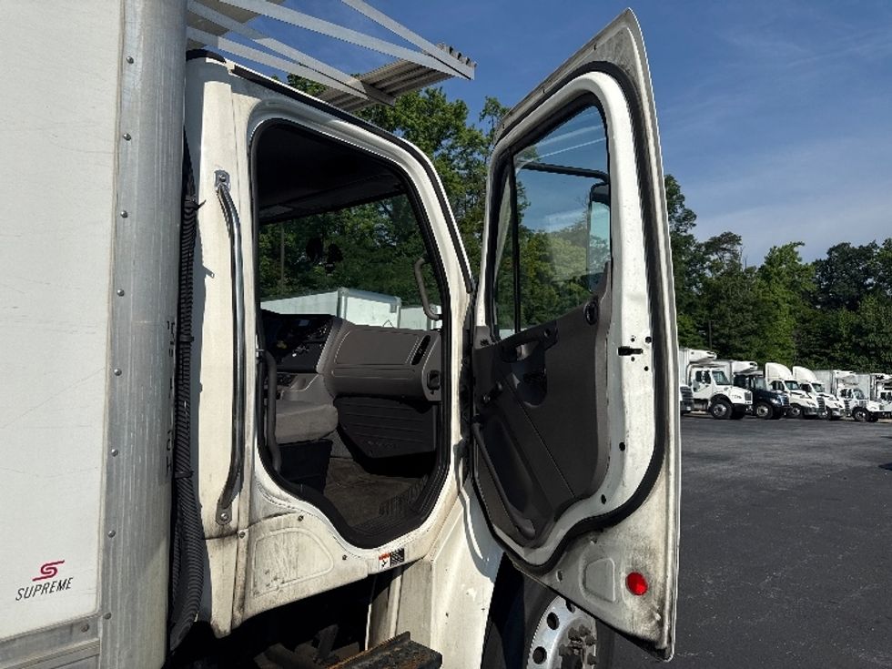 Refrigerated Truck-Light and Medium Duty Trucks-Freightliner-2021-M2-Eden-MD-239,071\n\t\tmiles-$ 65,250 - Image 20