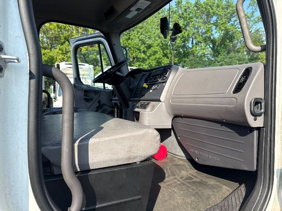 Refrigerated Truck-Light and Medium Duty Trucks-Freightliner-2021-M2-Eden-MD-239,071\n\t\tmiles-$ 65,250 - Image 22