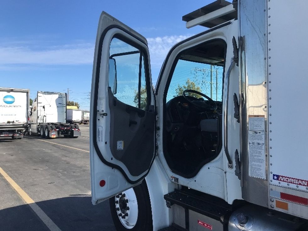 Refrigerated Truck-Light and Medium Duty Trucks-Freightliner-2021-M2-Fontana-CA-137,790\n\t\tmiles-$ 75,000 - Image 16