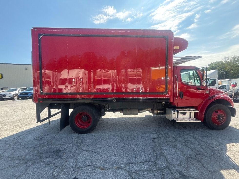 Refrigerated Truck-Light and Medium Duty Trucks-Freightliner-2021-M2-Forest Park-GA-123,501\n\t\tmiles-$ 53,000 - Image 15