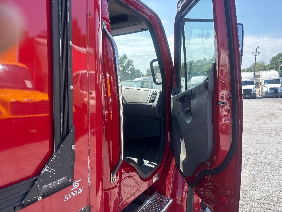 Refrigerated Truck-Light and Medium Duty Trucks-Freightliner-2021-M2-Forest Park-GA-123,501\n\t\tmiles-$ 53,000 - Image 20