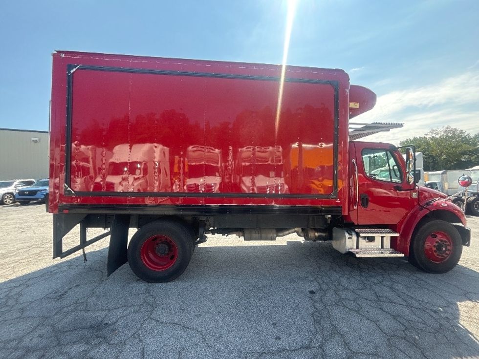Refrigerated Truck-Light and Medium Duty Trucks-Freightliner-2021-M2-Forest Park-GA-123,501\n\t\tmiles-$ 53,000 - Image 25