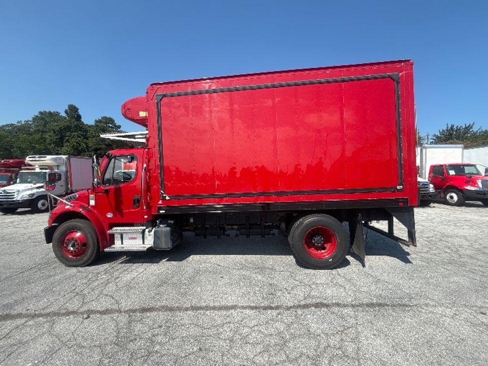 Refrigerated Truck-Light and Medium Duty Trucks-Freightliner-2021-M2-Forest Park-GA-123,501\n\t\tmiles-$ 53,000 - Image 27