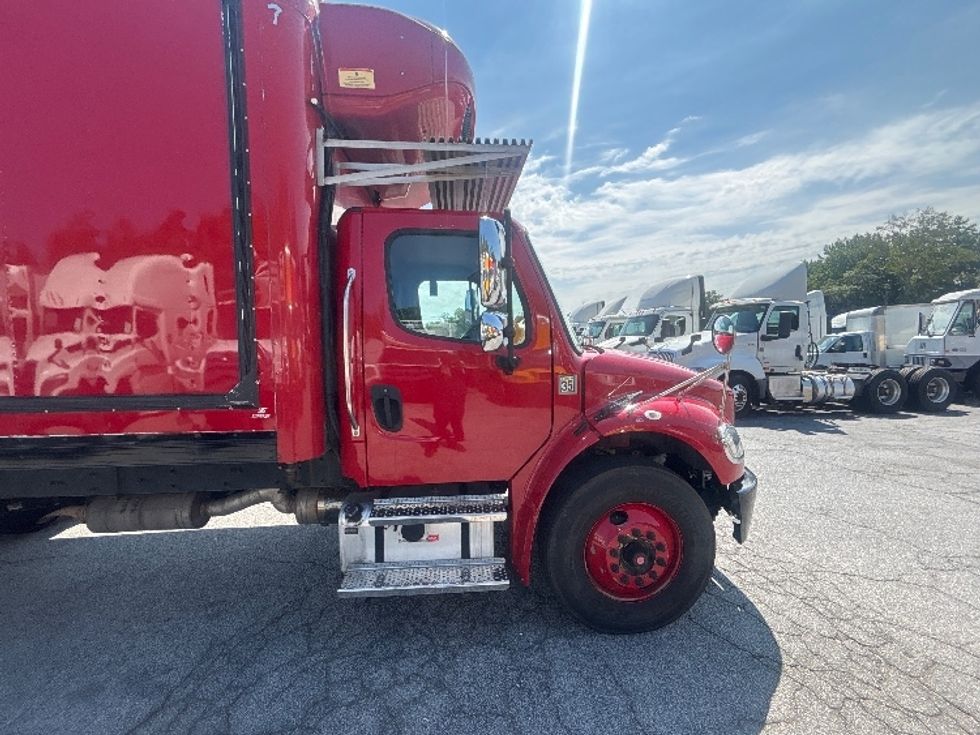 Refrigerated Truck-Light and Medium Duty Trucks-Freightliner-2021-M2-Forest Park-GA-123,501\n\t\tmiles-$ 53,000 - Image 30