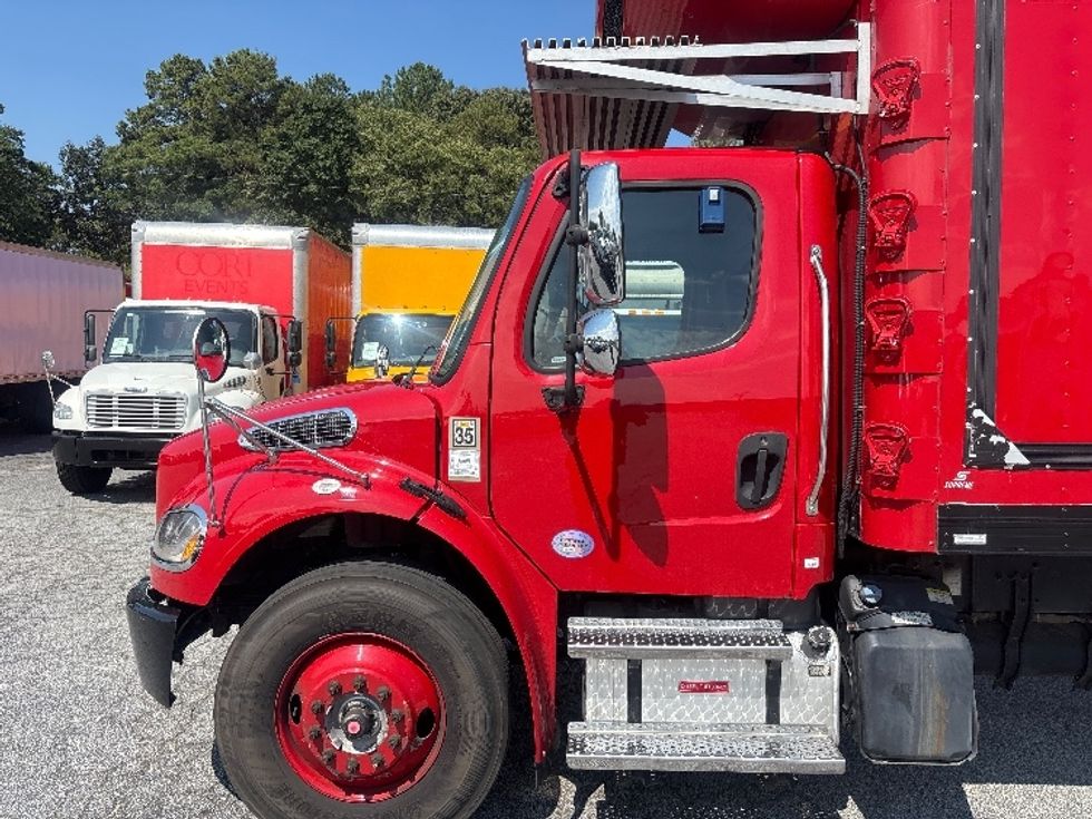 Refrigerated Truck-Light and Medium Duty Trucks-Freightliner-2021-M2-Forest Park-GA-123,501\n\t\tmiles-$ 53,000 - Image 32