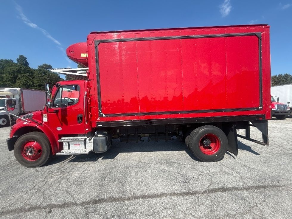 Refrigerated Truck-Light and Medium Duty Trucks-Freightliner-2021-M2-Forest Park-GA-123,501\n\t\tmiles-$ 53,000 - Image 4