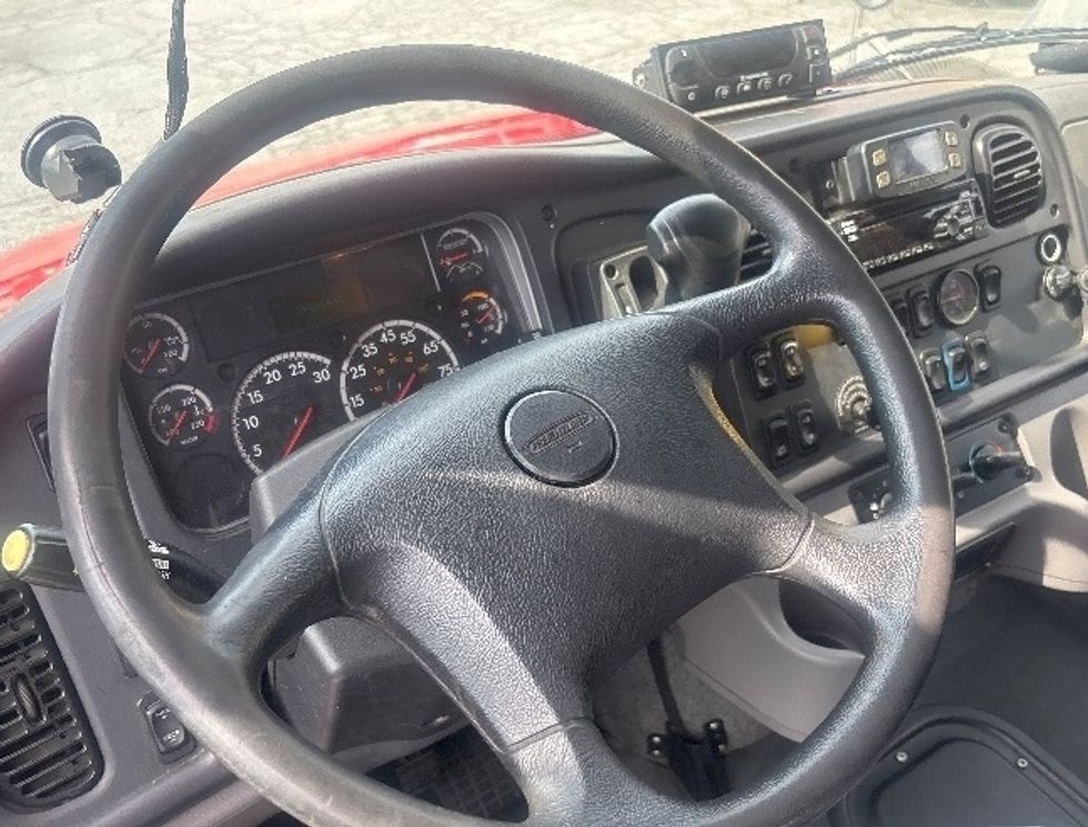 Refrigerated Truck-Light and Medium Duty Trucks-Freightliner-2021-M2-Forest Park-GA-166,946\n\t\tmiles-$ 47,000 - Image 16