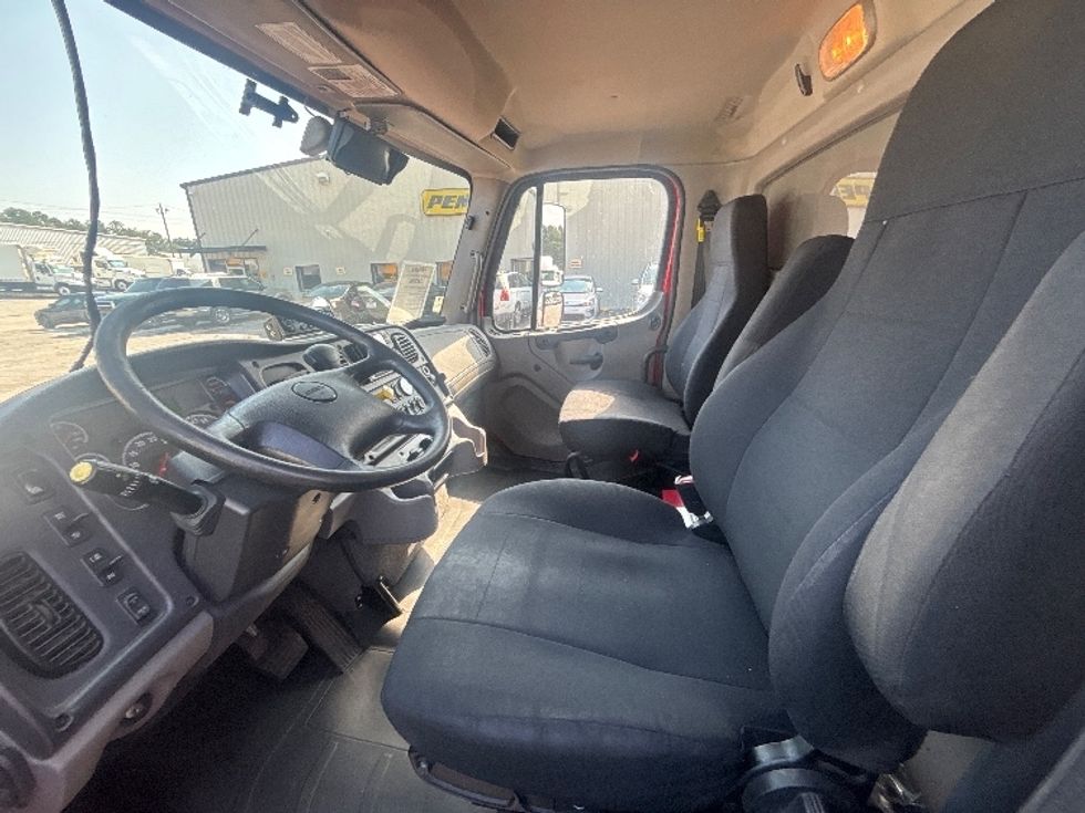 Refrigerated Truck-Light and Medium Duty Trucks-Freightliner-2021-M2-Forest Park-GA-166,946\n\t\tmiles-$ 47,000 - Image 18