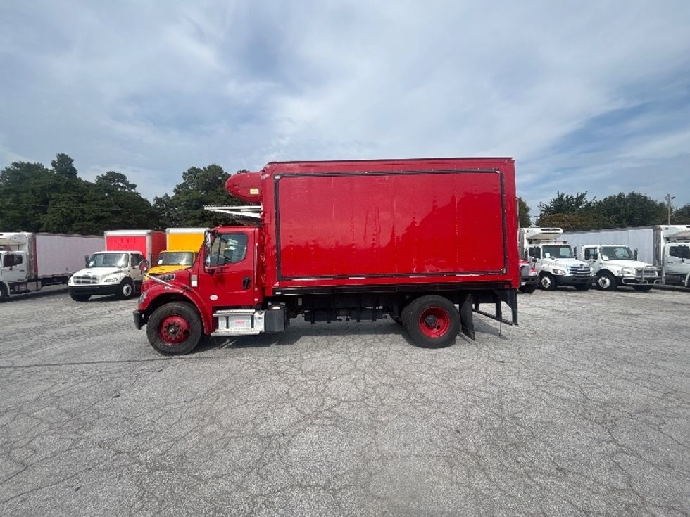 Refrigerated Truck-Light and Medium Duty Trucks-Freightliner-2021-M2-Forest Park-GA-166,946\n\t\tmiles-$ 47,000 - Image 4