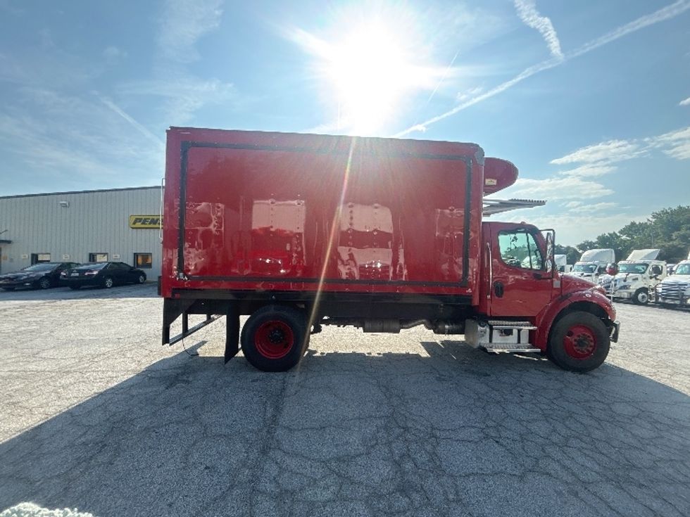 Refrigerated Truck-Light and Medium Duty Trucks-Freightliner-2021-M2-Forest Park-GA-38,415\n\t\tmiles-$ 61,250 - Image 15