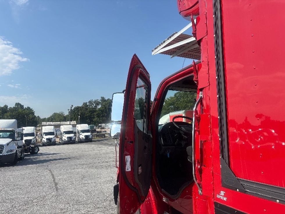 Refrigerated Truck-Light and Medium Duty Trucks-Freightliner-2021-M2-Forest Park-GA-38,415\n\t\tmiles-$ 61,250 - Image 17