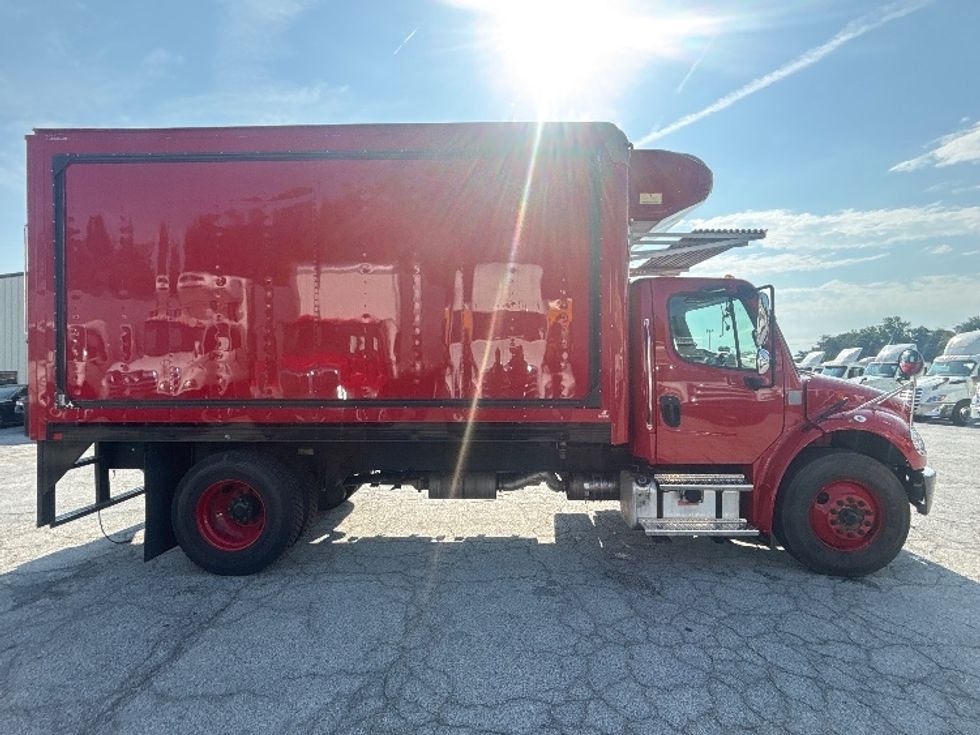 Refrigerated Truck-Light and Medium Duty Trucks-Freightliner-2021-M2-Forest Park-GA-38,415\n\t\tmiles-$ 61,250 - Image 27