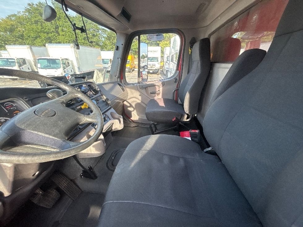 Refrigerated Truck-Light and Medium Duty Trucks-Freightliner-2021-M2-Forest Park-GA-50,848\n\t\tmiles-$ 60,250 - Image 19
