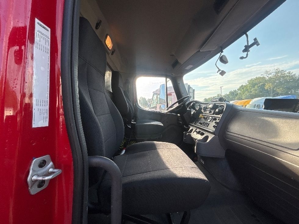 Refrigerated Truck-Light and Medium Duty Trucks-Freightliner-2021-M2-Forest Park-GA-50,848\n\t\tmiles-$ 60,250 - Image 22