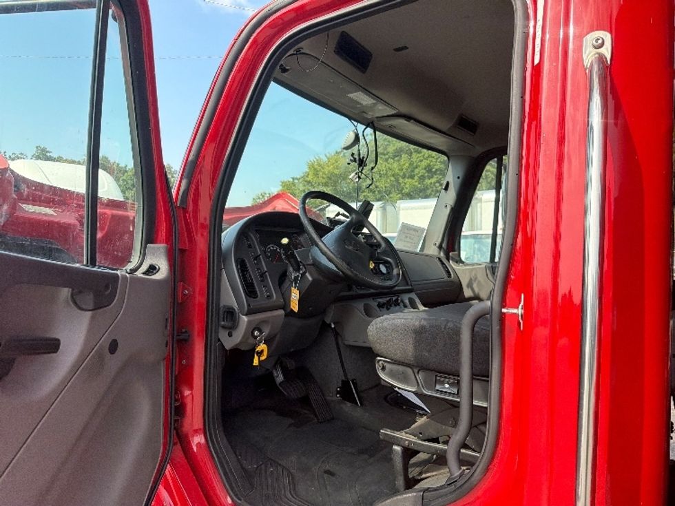 Refrigerated Truck-Light and Medium Duty Trucks-Freightliner-2021-M2-Forest Park-GA-80,900\n\t\tmiles-$ 57,500 - Image 15