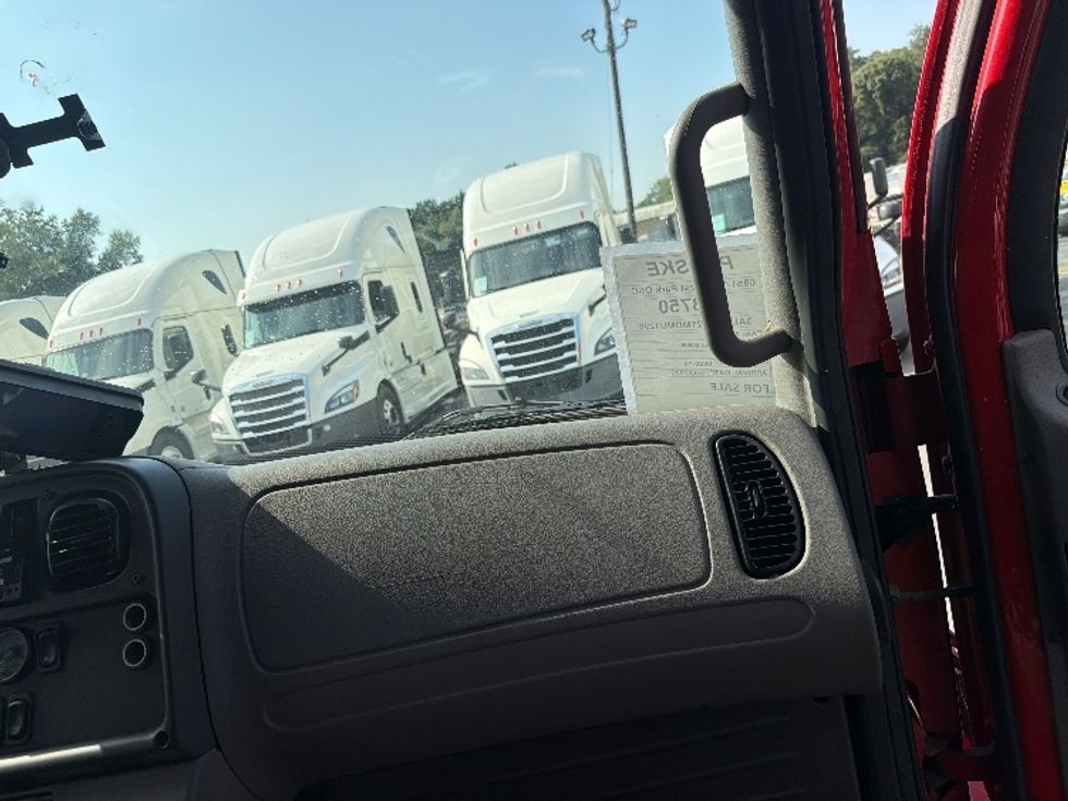 Refrigerated Truck-Light and Medium Duty Trucks-Freightliner-2021-M2-Forest Park-GA-80,900\n\t\tmiles-$ 57,500 - Image 19