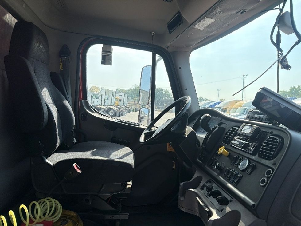 Refrigerated Truck-Light and Medium Duty Trucks-Freightliner-2021-M2-Forest Park-GA-80,900\n\t\tmiles-$ 57,500 - Image 20
