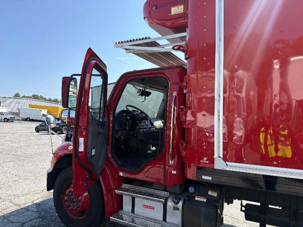 Refrigerated Truck-Light and Medium Duty Trucks-Freightliner-2021-M2-Forest Park-GA-83,023\n\t\tmiles-$ 57,250 - Image 16
