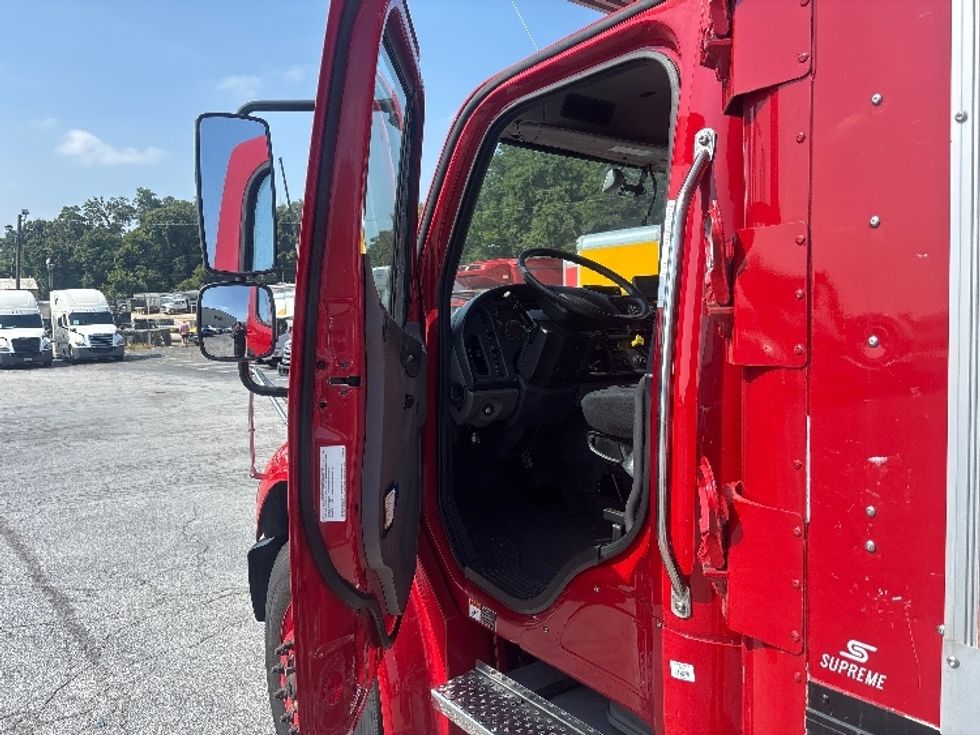 Refrigerated Truck-Light and Medium Duty Trucks-Freightliner-2021-M2-Forest Park-GA-89,870\n\t\tmiles-$ 56,750 - Image 16